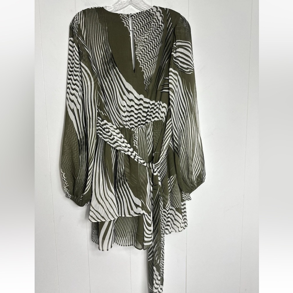 NWT Express Faux Wrap Romper Sz S Balloon Sleeves Ruffle Layered Tropical - Picture 5 of 12